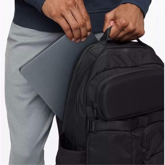 Lululemon Cruiser Backpack - Black - Picture 4 of 12